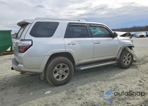 2014 Toyota 4Runner Sr5 z USA, uszkodzony, nr VIN JTEZU5JR1E5066360